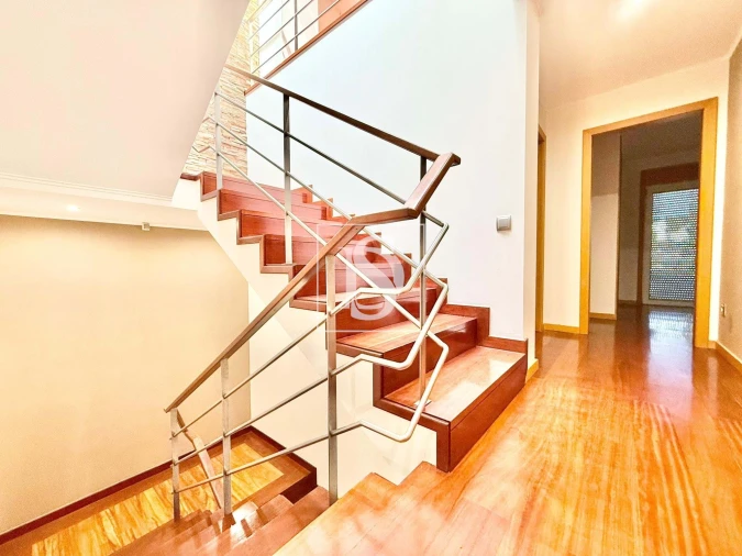 Moradia T4 para Venda em Valongo Foto 16