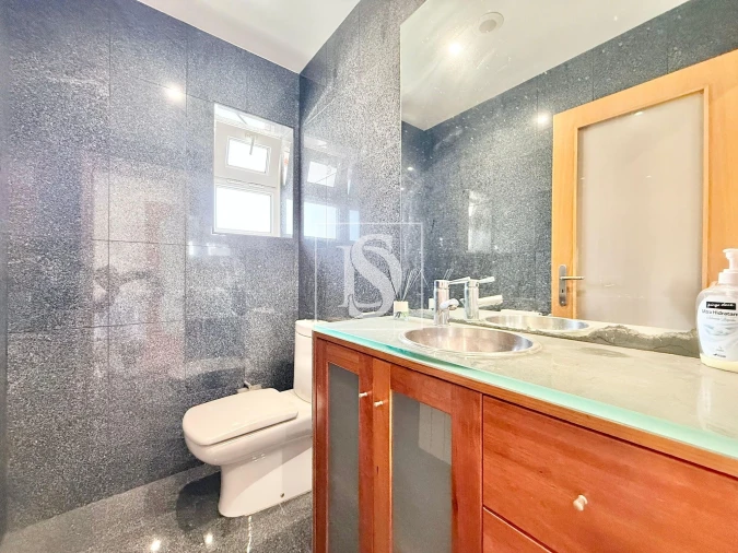 Moradia T4 para Venda em Valongo Foto 15