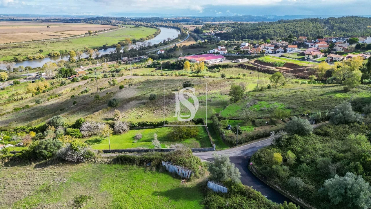 Terreno para Venda em Abrunheira, Verride e Vila Nova da Barca Foto 1