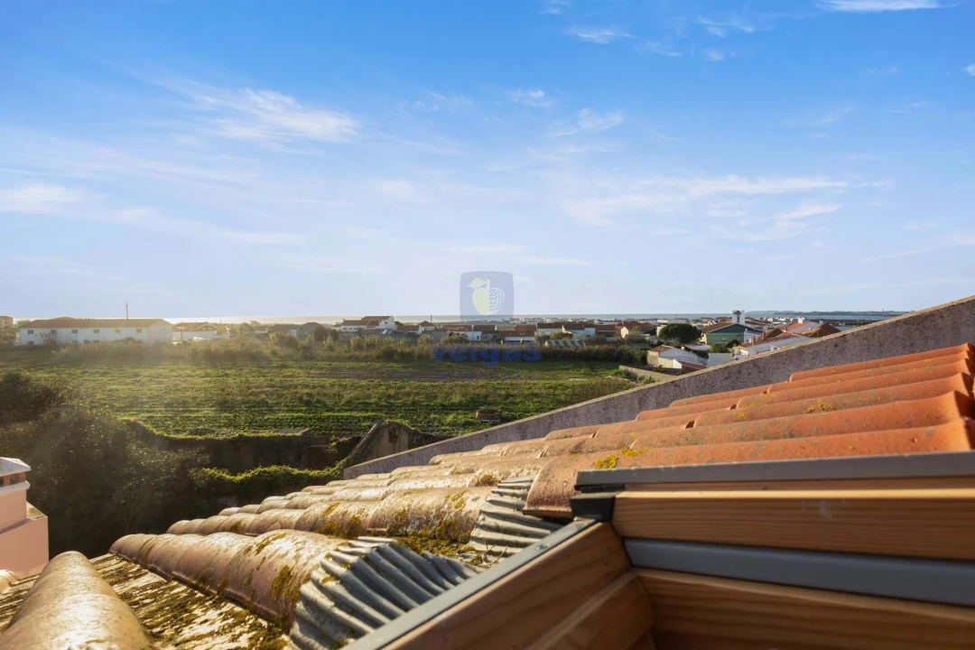 Moradia T3 para Venda em Atouguia da Baleia Foto 23