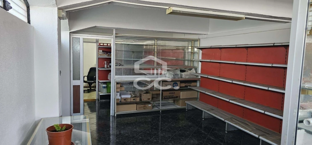 Negócio para Venda em Santo António dos Cavaleiros e Frielas Foto 4