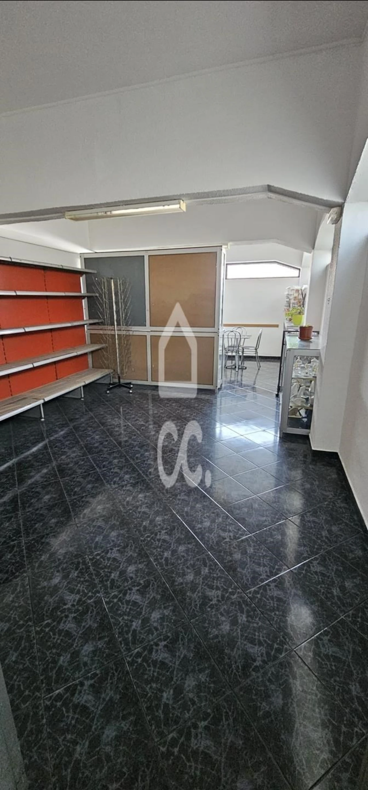 Negócio para Venda em Santo António dos Cavaleiros e Frielas Foto 8