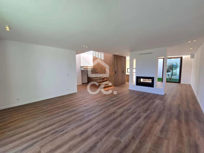 Moradia T3 para Venda em Arruda dos Vinhos Foto 8