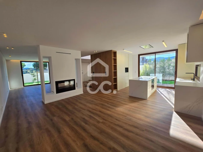 Moradia T3 para Venda em Arruda dos Vinhos Foto 11