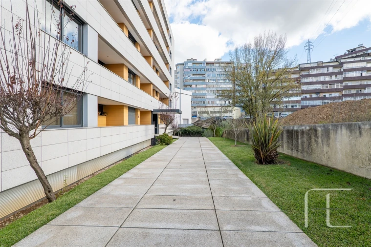 Apartamento T3 para Venda em Oliveira do Douro Foto 42