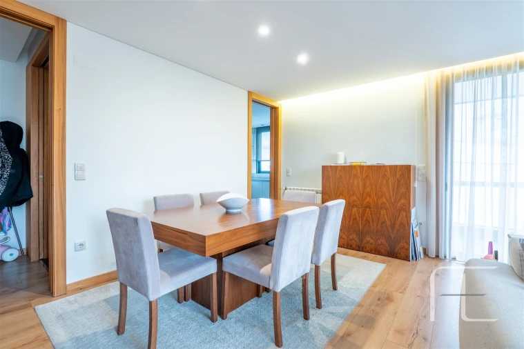 Apartamento T3 para Venda em Oliveira do Douro Foto 6