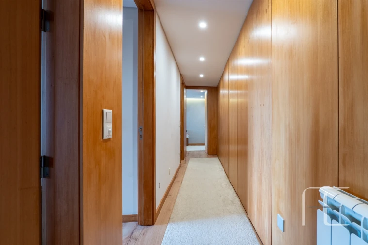 Apartamento T3 para Venda em Oliveira do Douro Foto 23