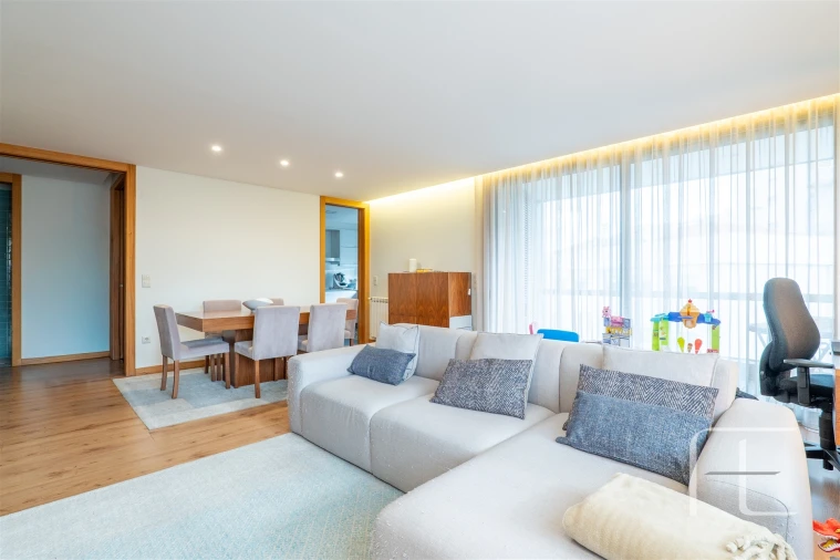 Apartamento T3 para Venda em Oliveira do Douro Foto 5