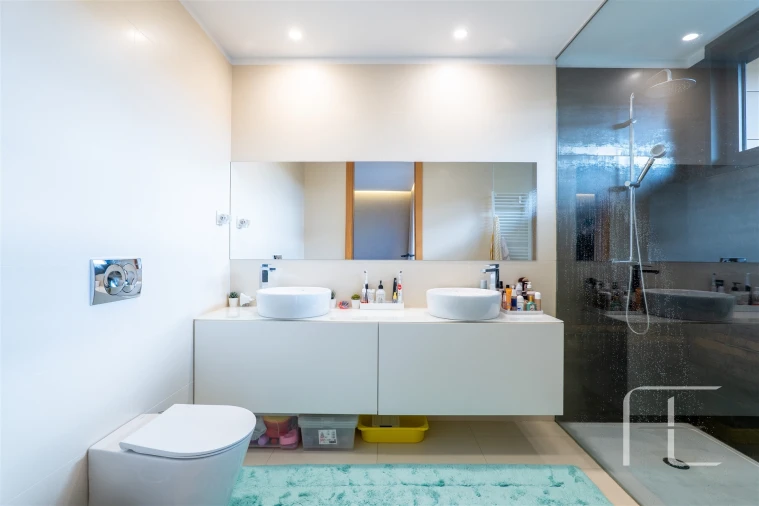 Apartamento T3 para Venda em Oliveira do Douro Foto 17