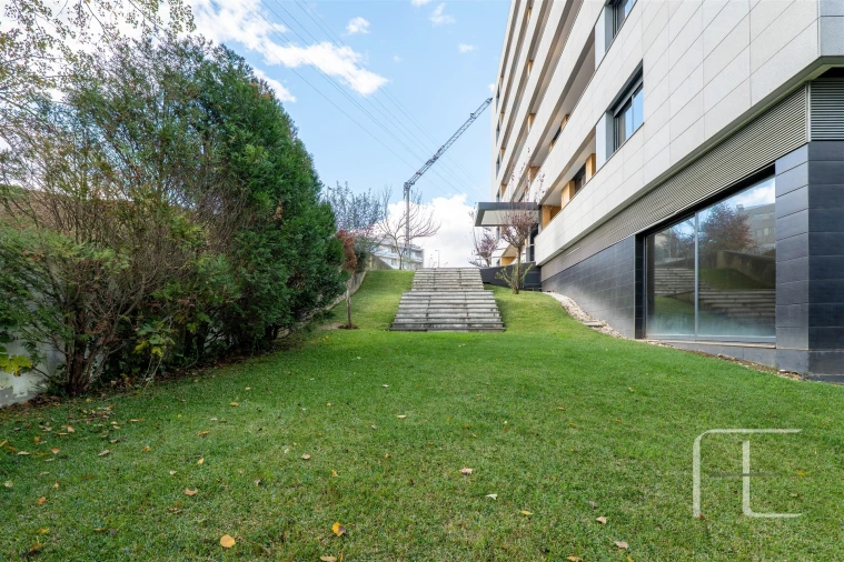 Apartamento T3 para Venda em Oliveira do Douro Foto 45