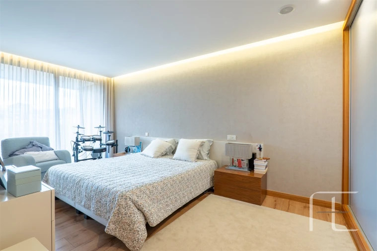 Apartamento T3 para Venda em Oliveira do Douro Foto 15