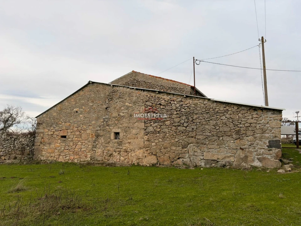 Quinta T0 para Venda em Santa Marinha e São Martinho Foto 6