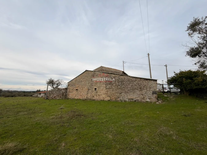 Quinta T0 para Venda em Santa Marinha e São Martinho Foto 1