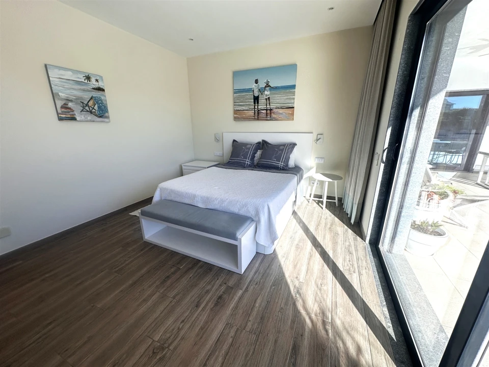 Moradia T4 para Venda em Quelfes Foto 29