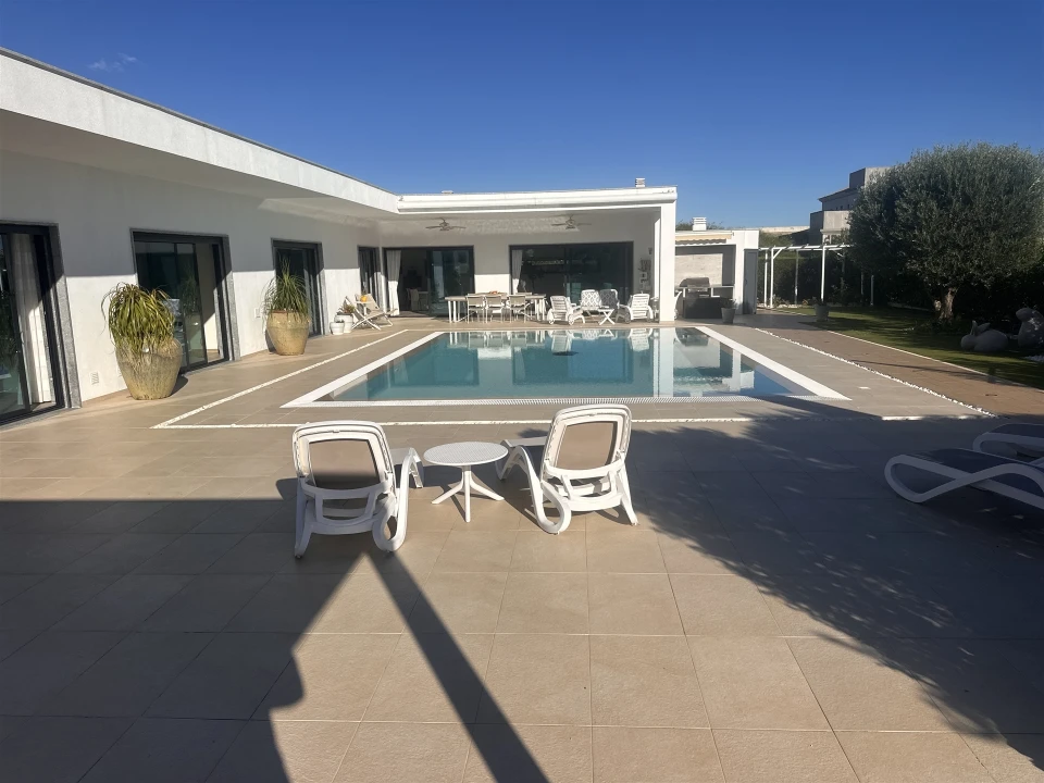 Moradia T4 para Venda em Quelfes Foto 52