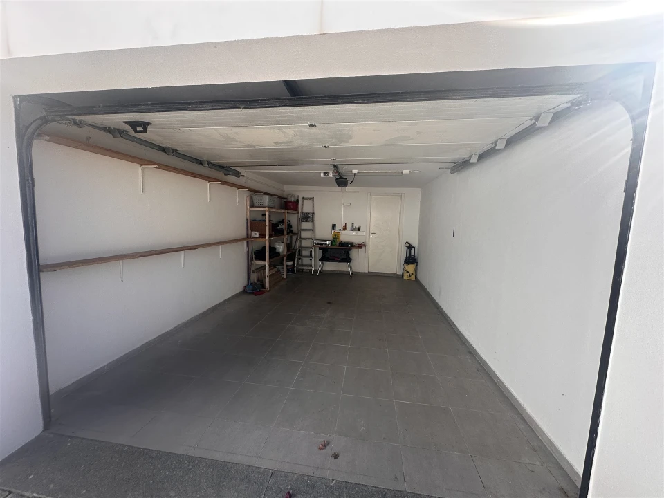 Moradia T4 para Venda em Quelfes Foto 66