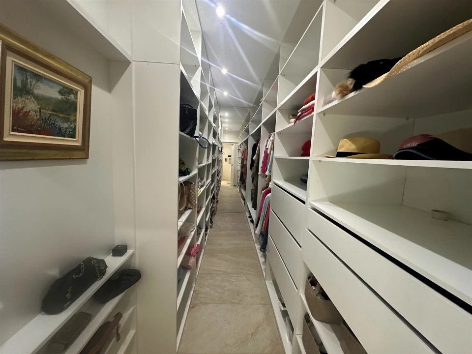 Moradia T4 para Venda em Quelfes Foto 48