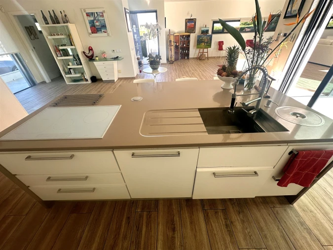 Moradia T4 para Venda em Quelfes Foto 15