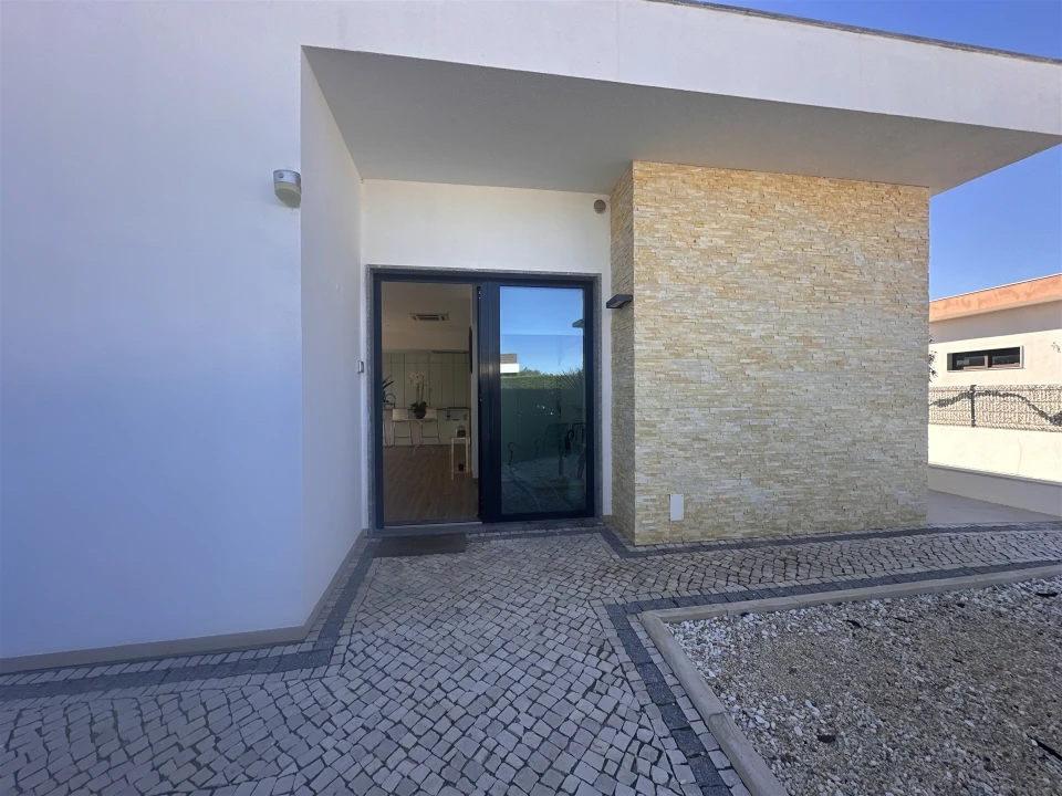 Moradia T4 para Venda em Quelfes Foto 62