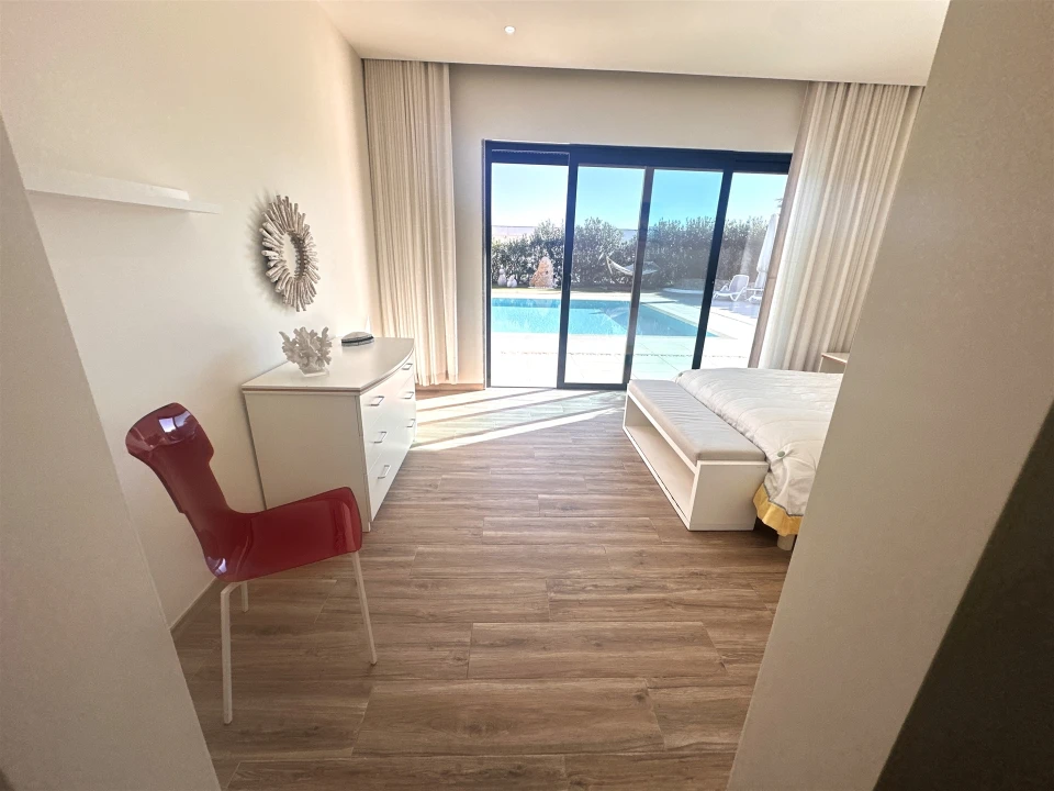 Moradia T4 para Venda em Quelfes Foto 34