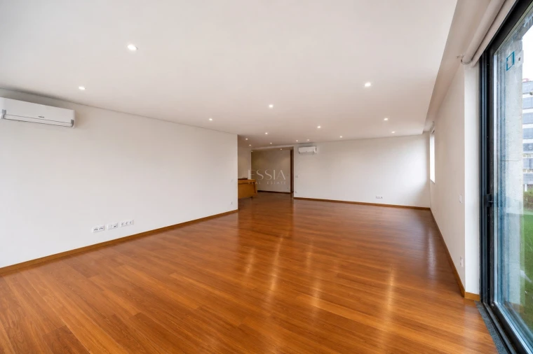 Apartamento T3 para Venda em Ramalde Foto 15