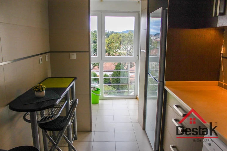 Apartamento T1 para Arrendamento em Viseu Foto 2