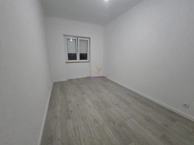 Apartamento T3 para Venda em Venteira Foto 11