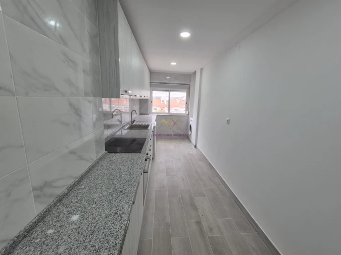 Apartamento T3 para Venda em Venteira Foto 4