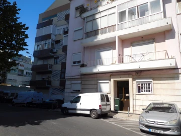 Apartamento T1 para Venda em São Domingos de Benfica