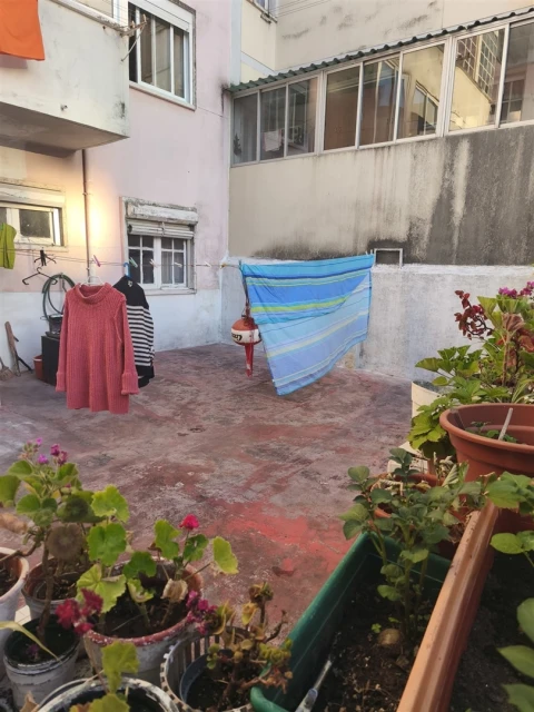 Apartamento T1 para Venda em São Domingos de Benfica