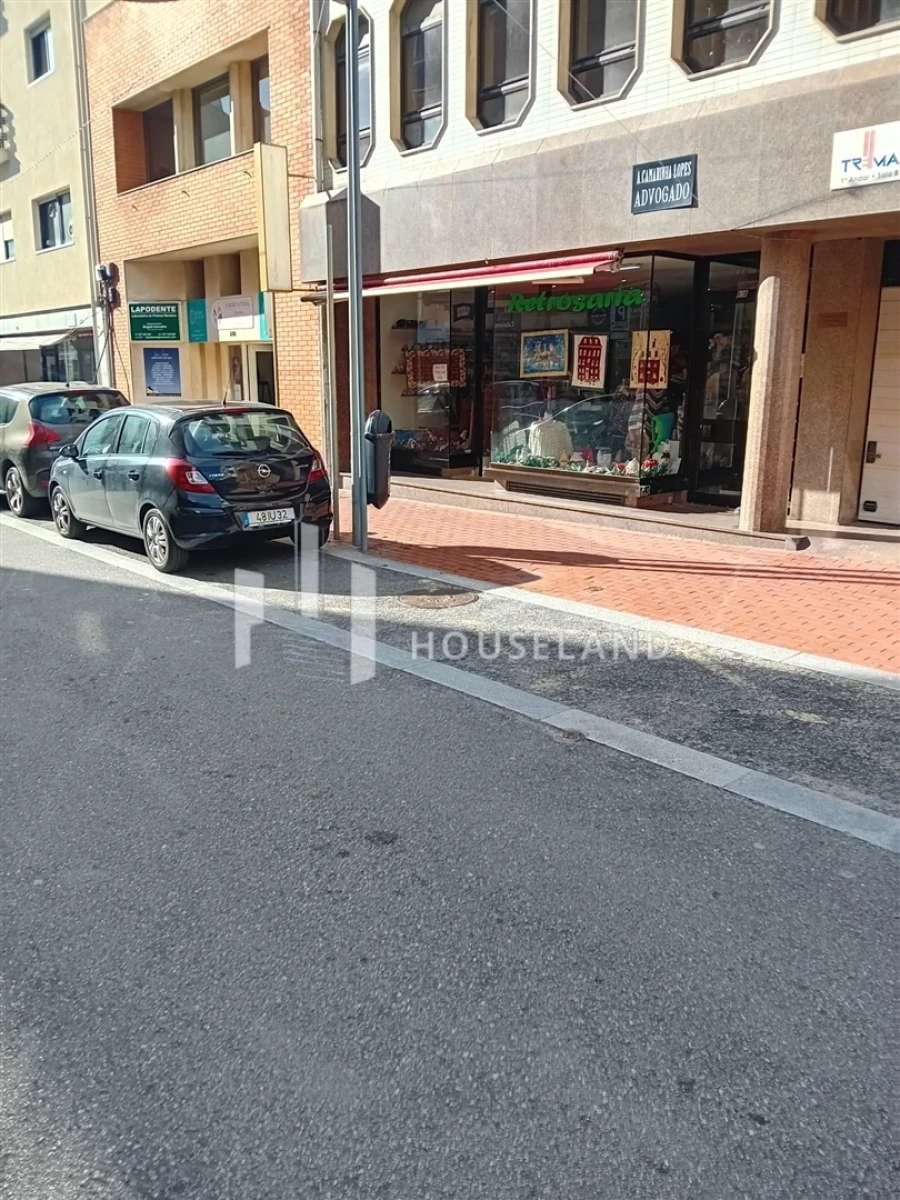 Loja para Trespasse em Espinho Foto 9