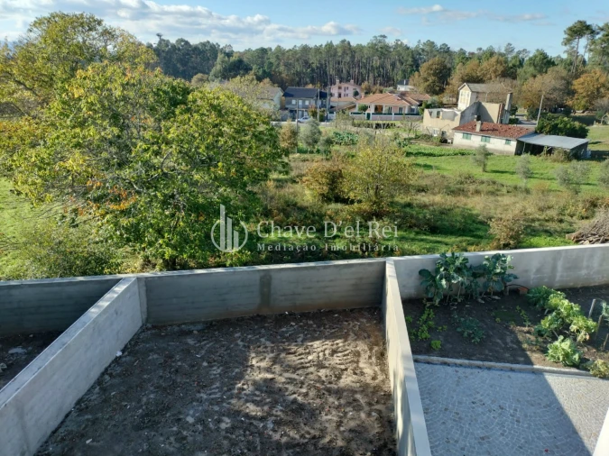 Moradia T3 para Venda em Campo Foto 34