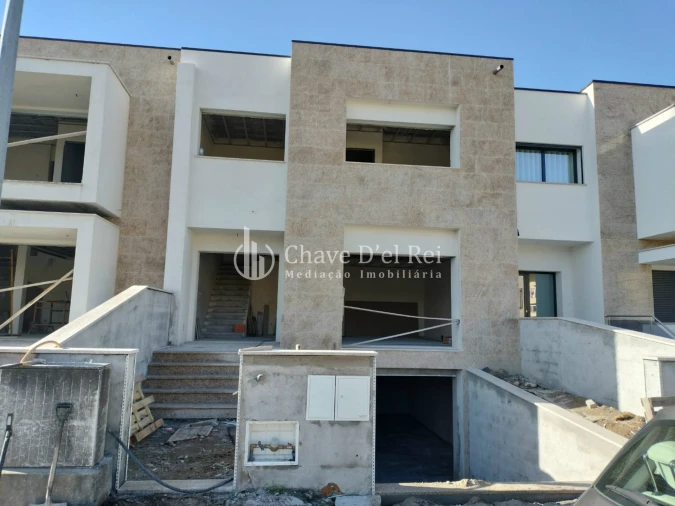 Moradia T3 para Venda em Campo Foto 1