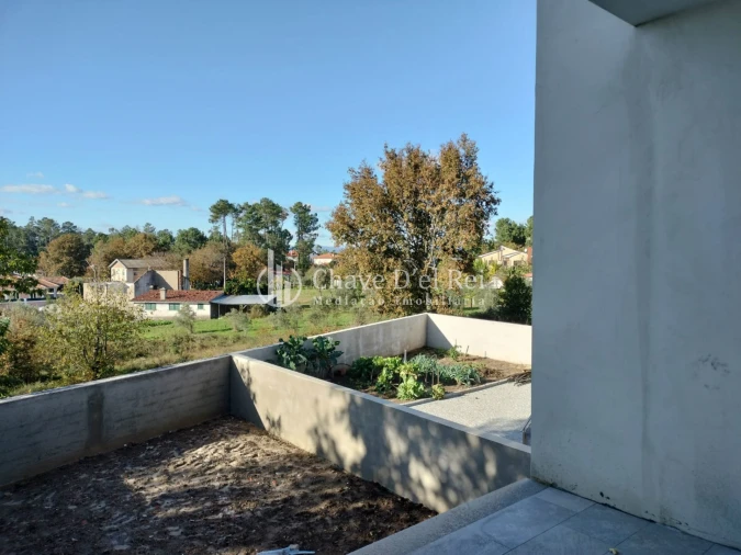 Moradia T3 para Venda em Campo Foto 33