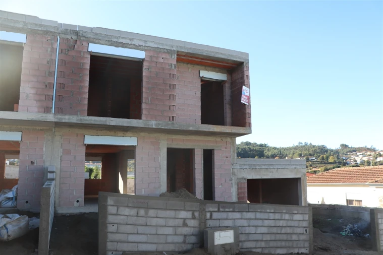 Moradia T2 para Venda em Revinhade Foto 4