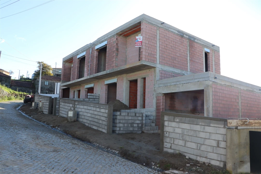 Moradia T2 para Venda em Revinhade Foto 2