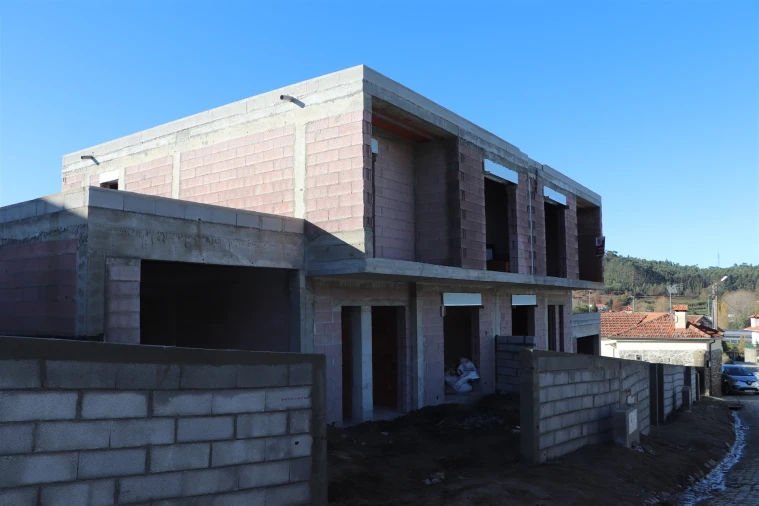 Moradia T2 para Venda em Revinhade Foto 3