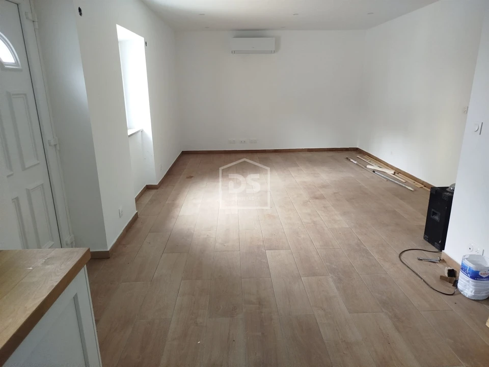 Moradia T3 para Venda em Currelos, Papízios e Sobral Foto 2