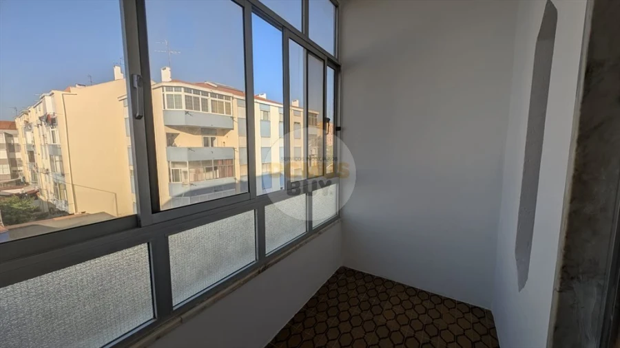 Apartamento T3 para Venda em Amora Foto 4
