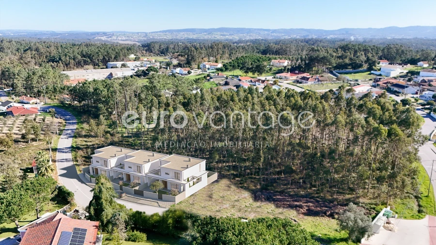 Moradia T4 para Venda em Maceira Foto 2