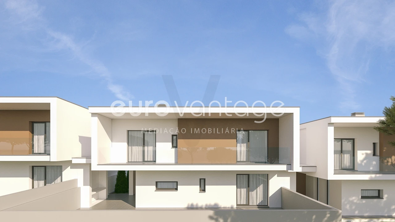 Moradia T4 para Venda em Maceira Foto 1