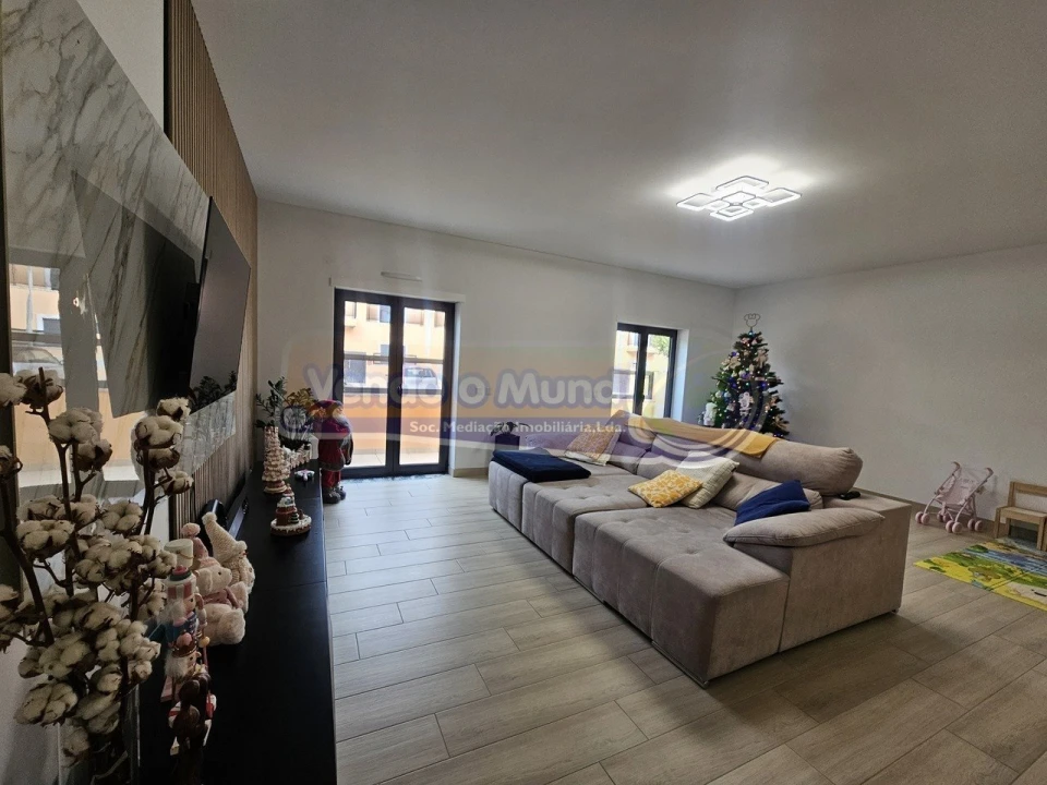 Moradia T3 para Venda em Samora Correia Foto 2