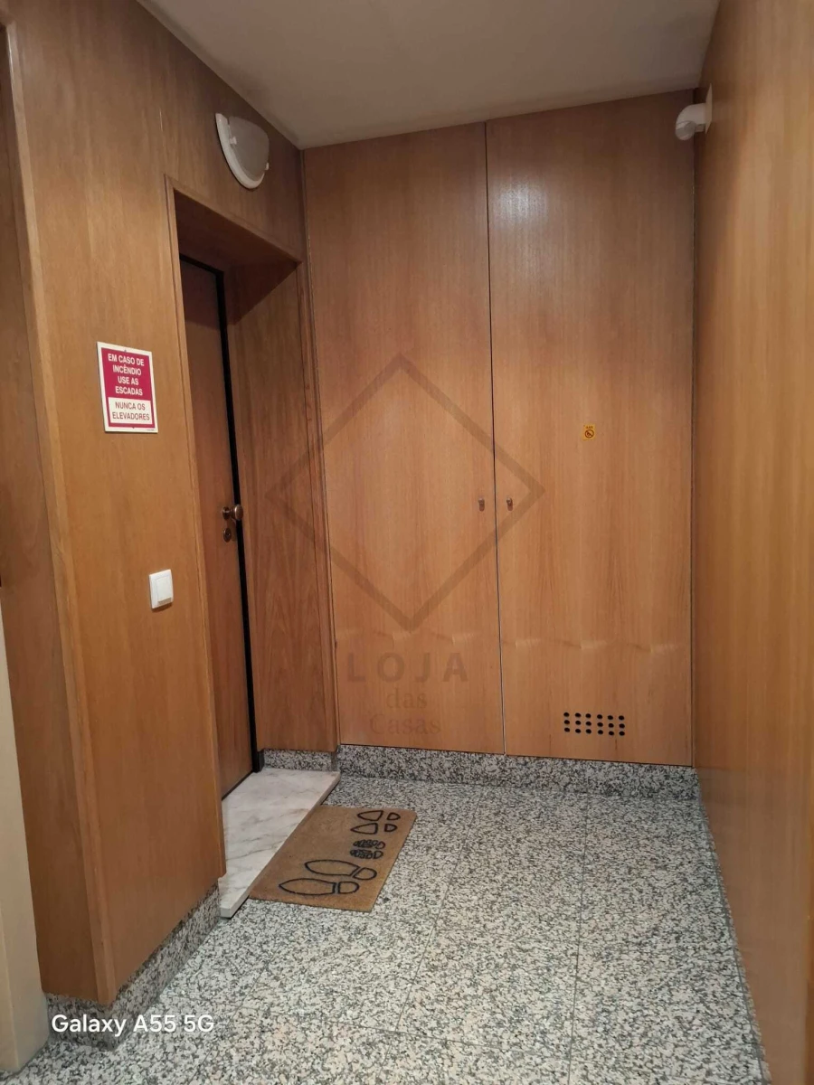 Apartamento T2 para Venda em Grijó e Sermonde Foto 3