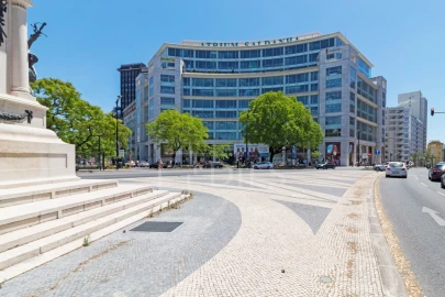 Loja para Arrendamento em Arroios