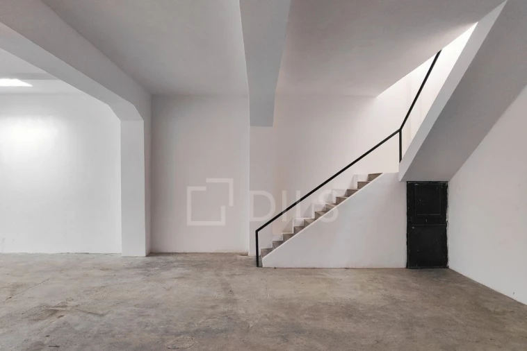 Loja para Arrendamento em Arroios Foto 14