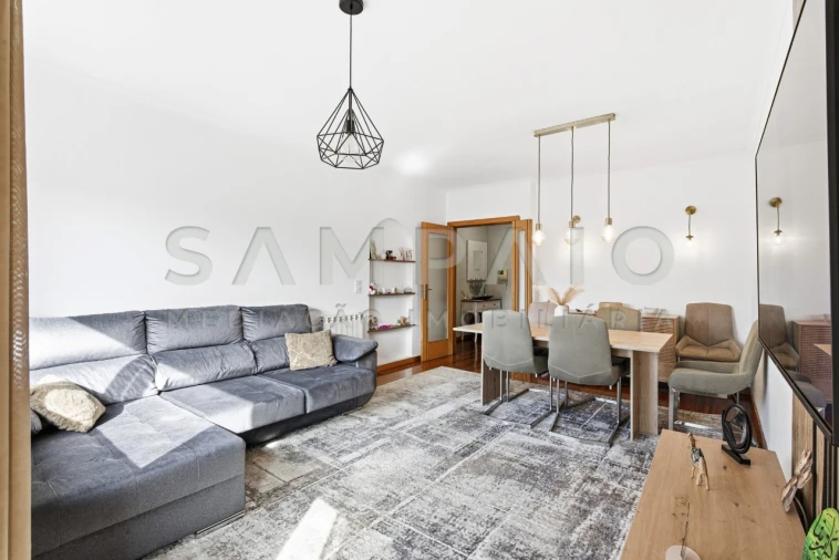 Apartamento T2 para Venda em Castêlo da Maia Foto 2