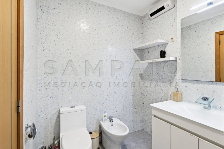 Apartamento T2 para Venda em Castêlo da Maia Foto 9