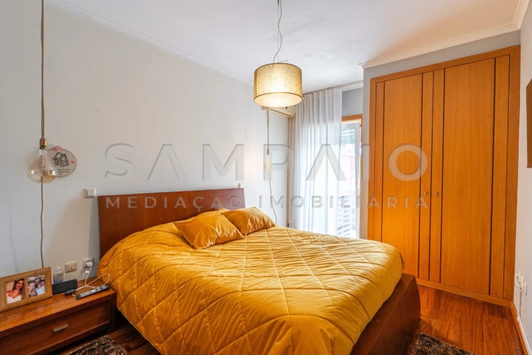 Apartamento T2 para Venda em Castêlo da Maia Foto 13