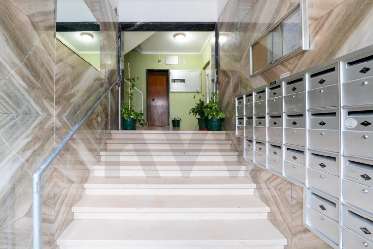 Apartamento T3 para Venda em Odivelas Foto 2