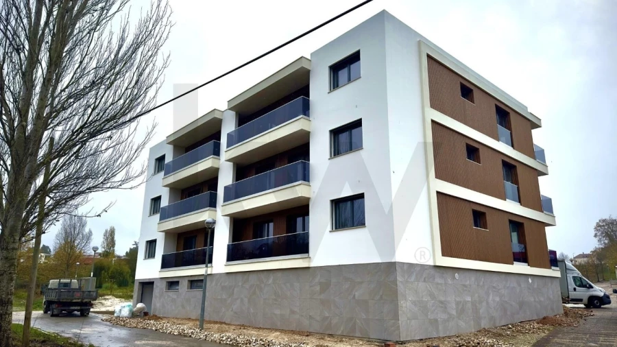 Apartamento T3 para Venda em Ramalhal Foto 2